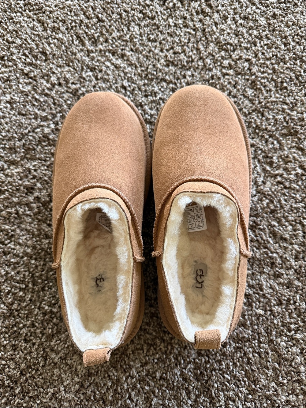 UGG Kids Slip-On Micro mini Slippers - Chestnut size 4